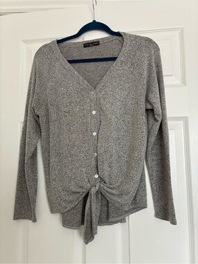 Kim & Cami Gray Tie-Front Button V-Neck Top